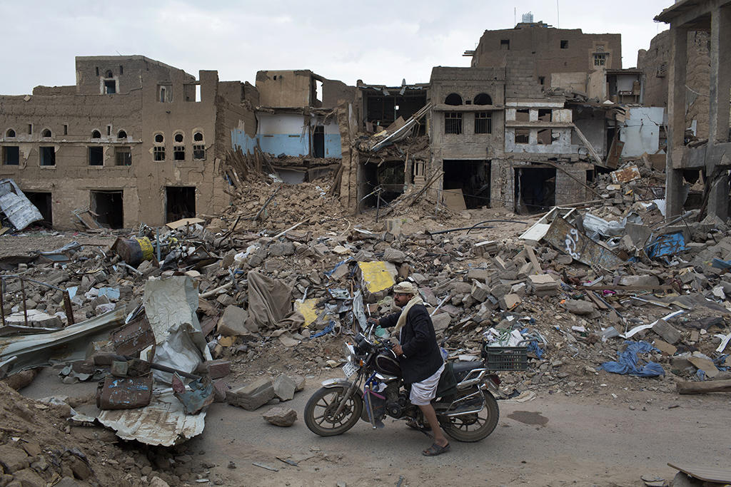 The northern city of Saada, a stronghold of the Houthi rebel militia, damaged from intense bombardment. (Tyler Hicks/The New York Times)
