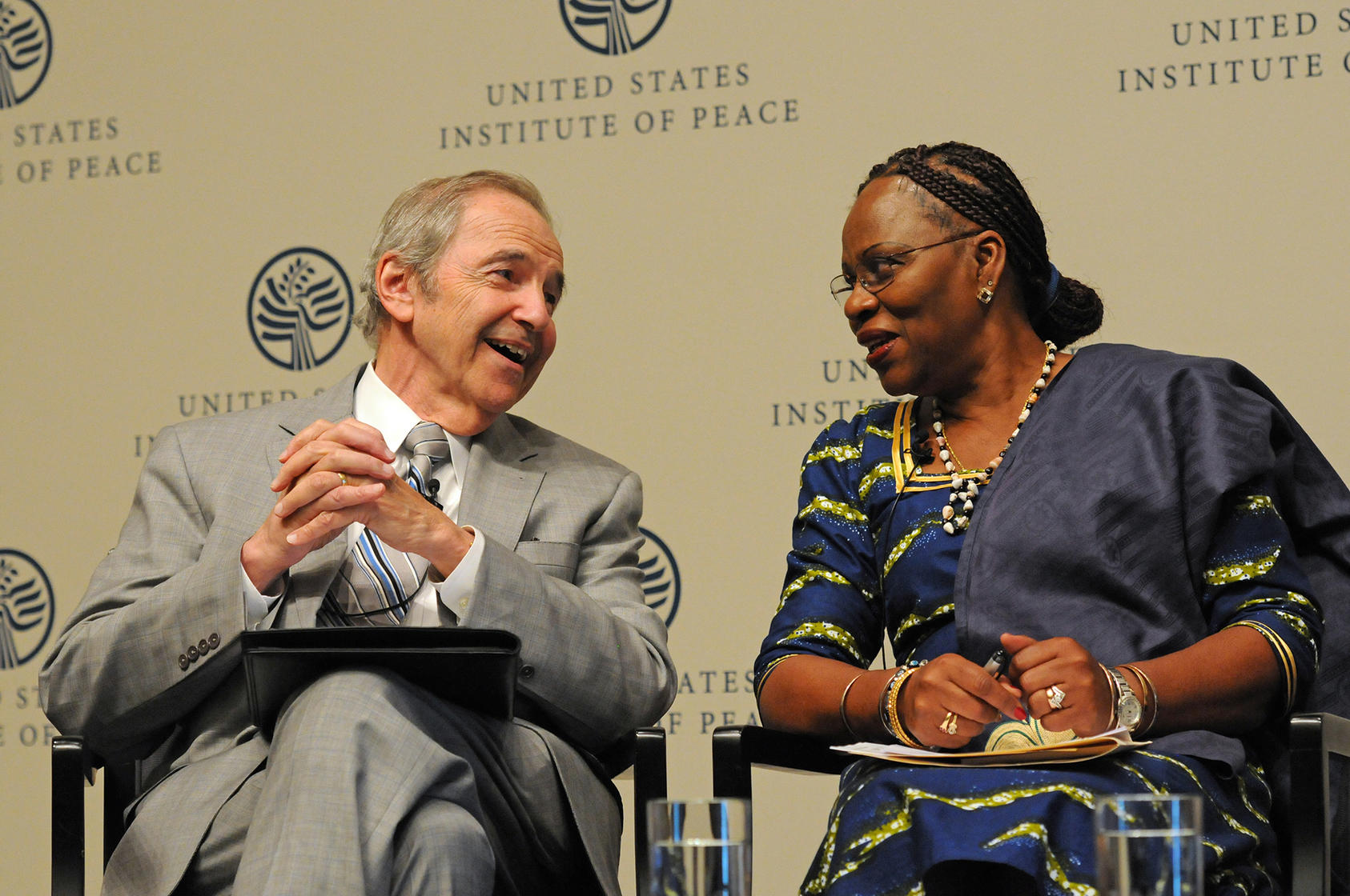 Ambassador Lyman and former Mozambique Ambassador to the U.S. H.E. Amélia Matos Sumbana at a USIP event on the role of women’s leadership in peacemaking and development in Africa, May 26, 2015.