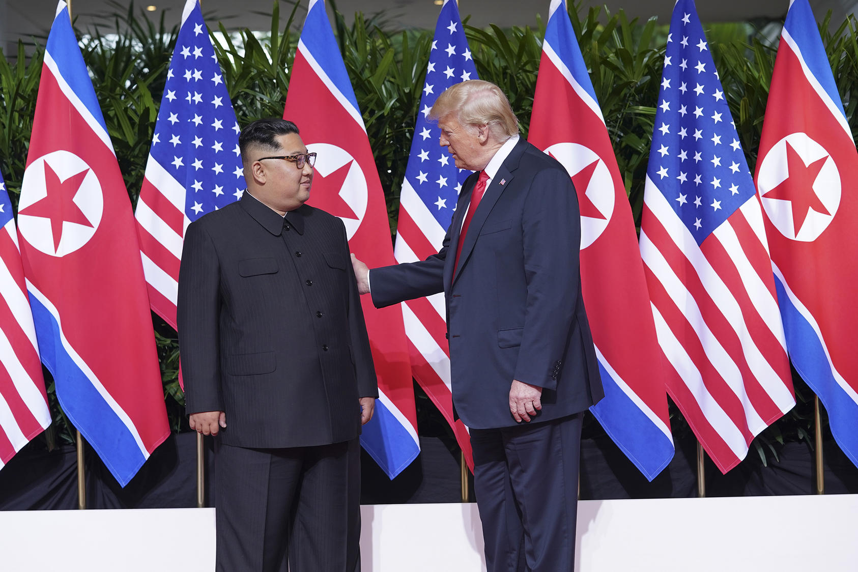 President Donald Trump and Kim Jong Un during their summit in Singapore, June 12, 2018. The White House announced on Jan. 18, 2019 that Trump would meet for a second time with the North Korean leader, continuing a high-level diplomatic dialogue that has eased tensions but shown little progress in eliminating the North’s nuclear arsenal. (Doug Mills/The New York Times)