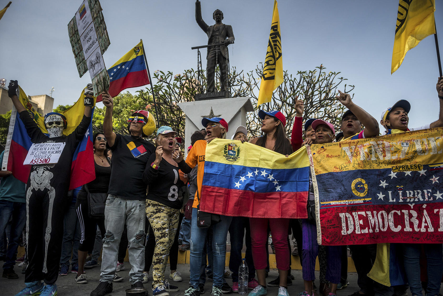 Demonstrators marching against the authoritarian rule of President Nicolás Maduro in Caracas, Venezuela, Feb. 2, 2019. ((Meridith Kohut/The New York Times)