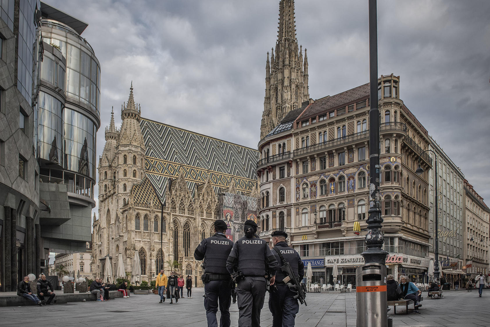 Police patrol the scene of a mass shooting in central Vienna on Tuesday, Nov. 3, 2020. The attacker, who was killed by police, was a 20-year-old Austrian citizen who had once been imprisoned for attempting to travel to Syria to join the Islamic State. (Laetitia Vancon/The New York Times)