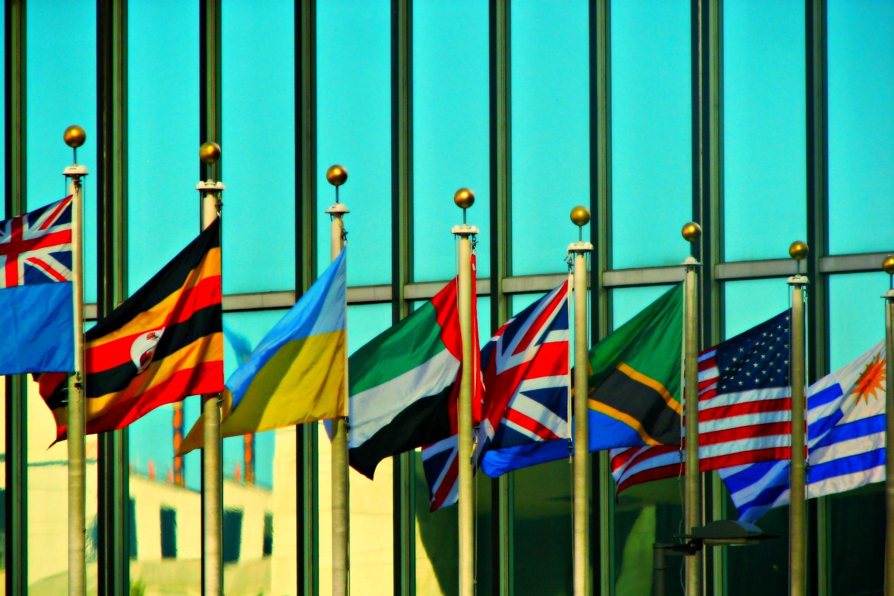 Flags outside the UN (CC BY 2.0)