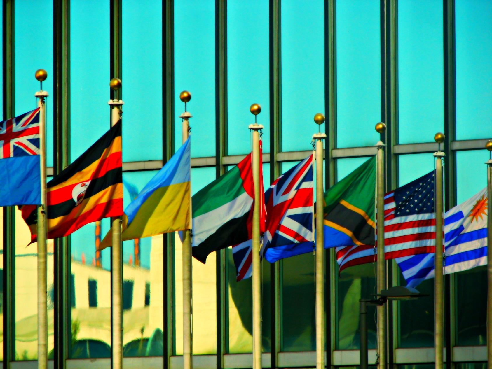 Flags outside the UN (CC BY 2.0)