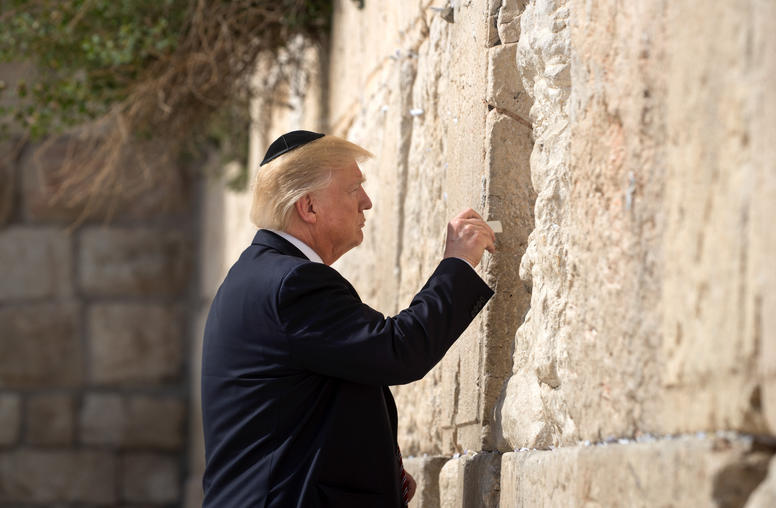 Trump Highlights Religion in Israeli-Palestinian Conflict 